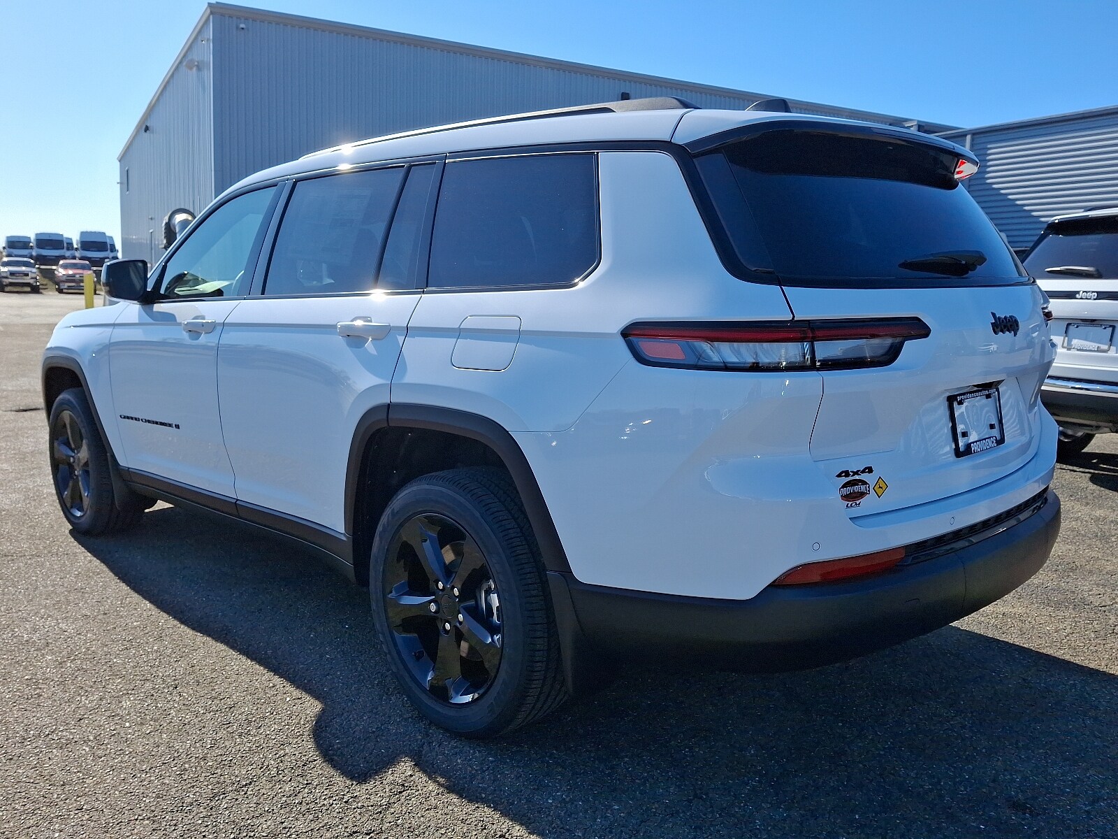 2025 Jeep Grand Cherokee Altitude photo 3