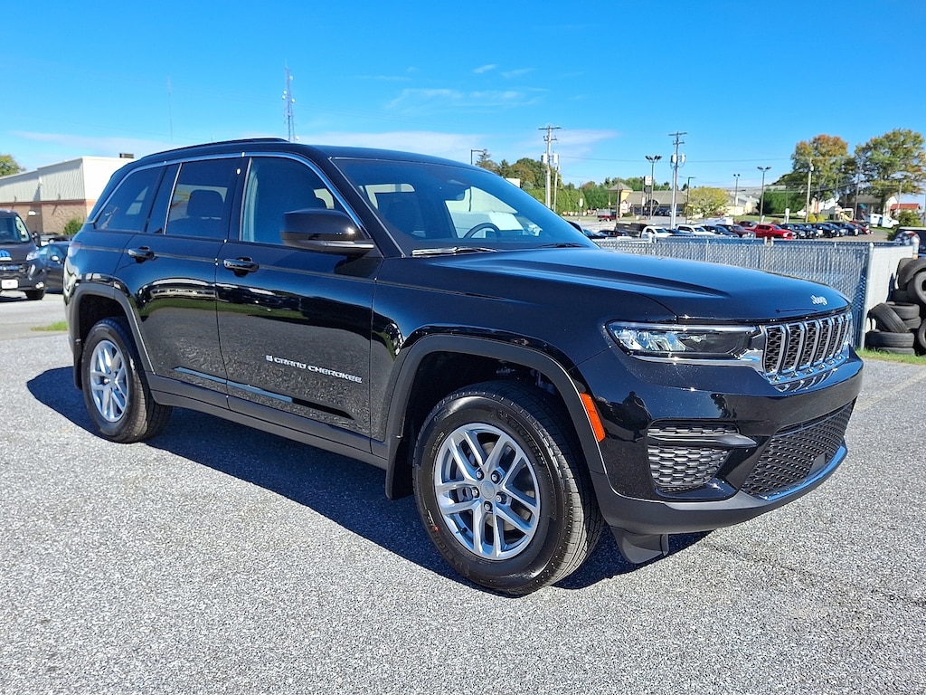 New 2025 Jeep Grand Cherokee Laredo X 4x4 Sport Utility