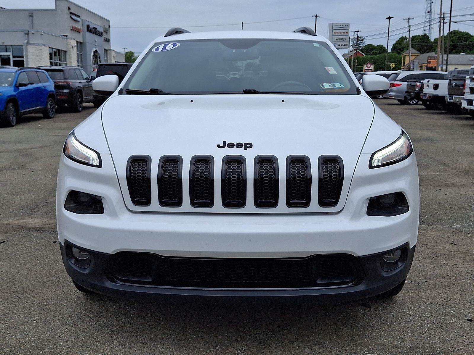 Used 2016 Jeep Cherokee Latitude with VIN 1C4PJMCB3GW197494 for sale in Quarryville, PA