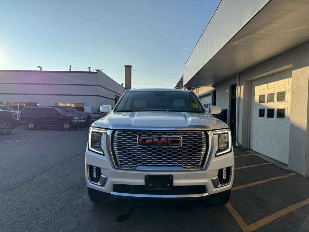 2023 Gmc Yukon XL Denali photo 2