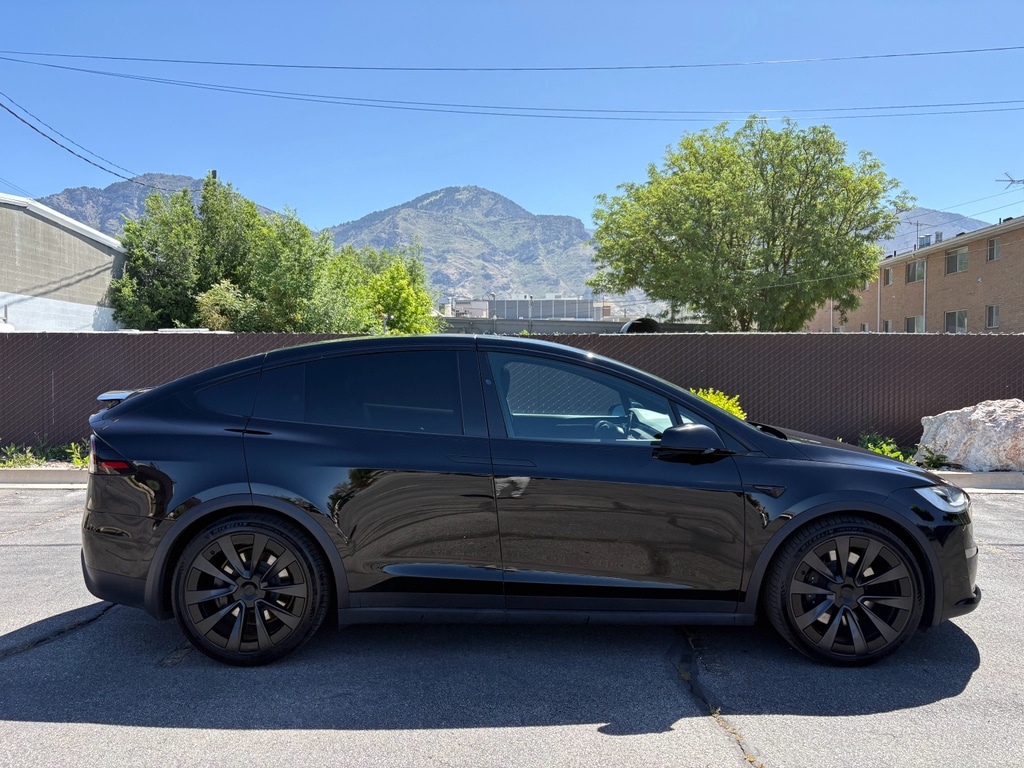 2023 Tesla Model X Long Range's photo