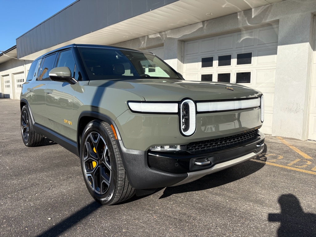 2023 Rivian R1S Adventure's photo
