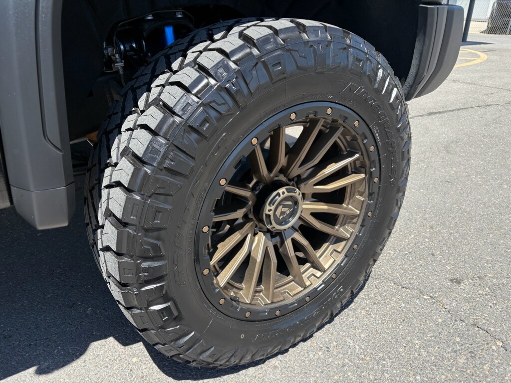 2025 Gmc Sierra 2500 HD AT4X photo 3