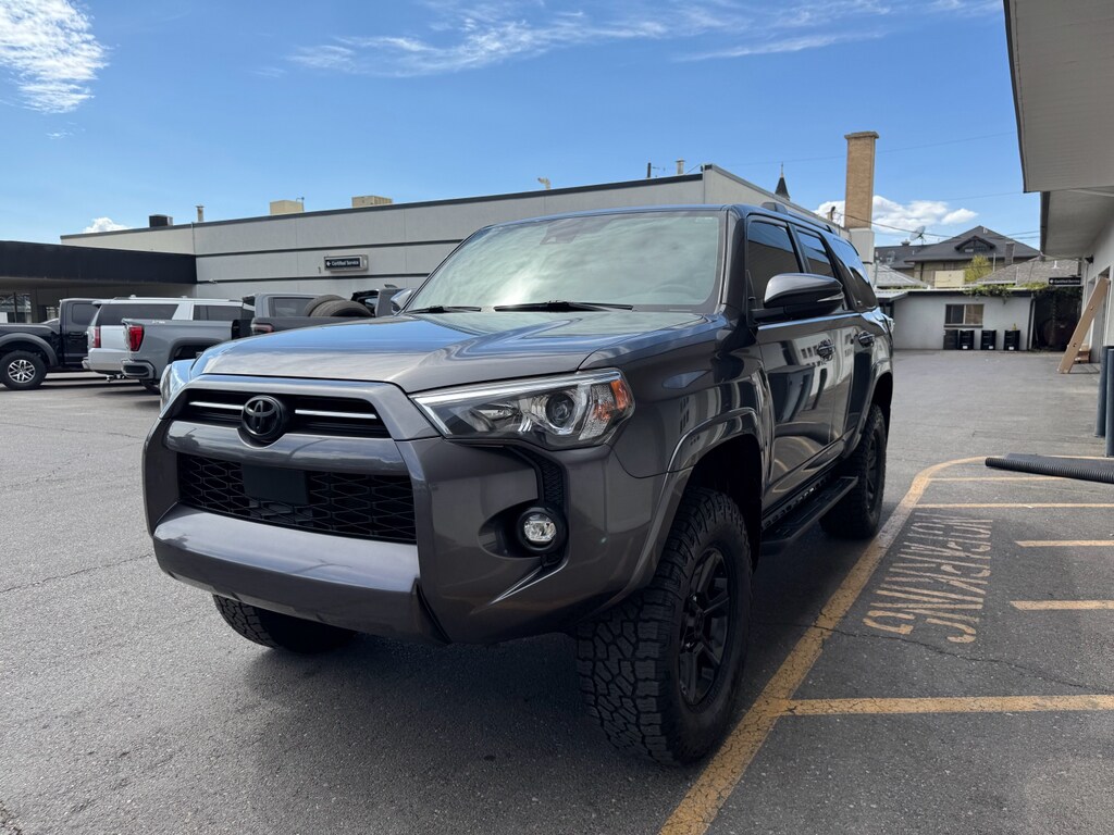 2022 Toyota 4Runner SR5 Premium photo 4