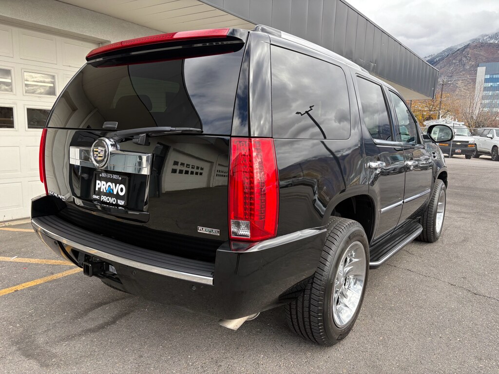 2012 Cadillac Escalade Luxury photo 4