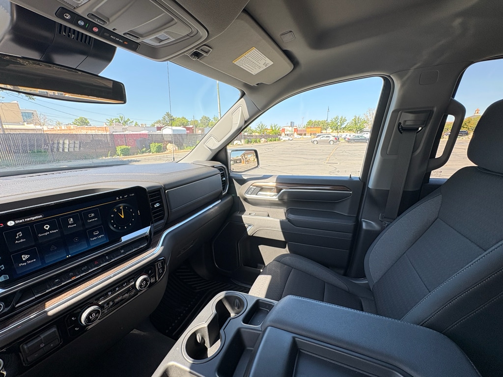 2025 Chevrolet Silverado 1500 LT - Photo 23