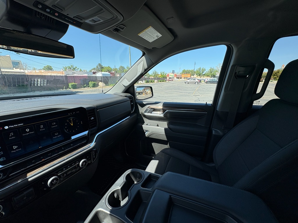 2025 Chevrolet Silverado 1500 LT - Photo 22