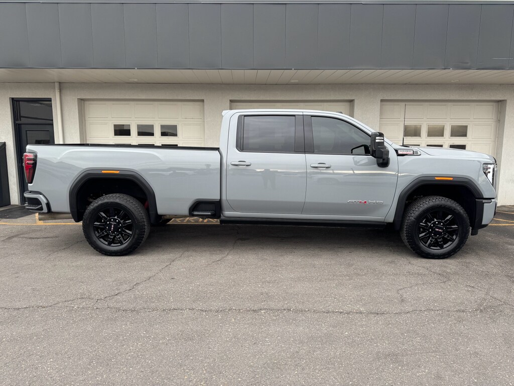 2025 Gmc Sierra 3500 HD AT4 photo 2