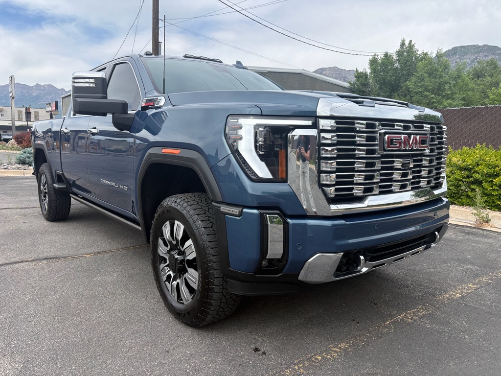 2024 GMC Sierra 4WD Crew Cab Standard Box Denali's photo