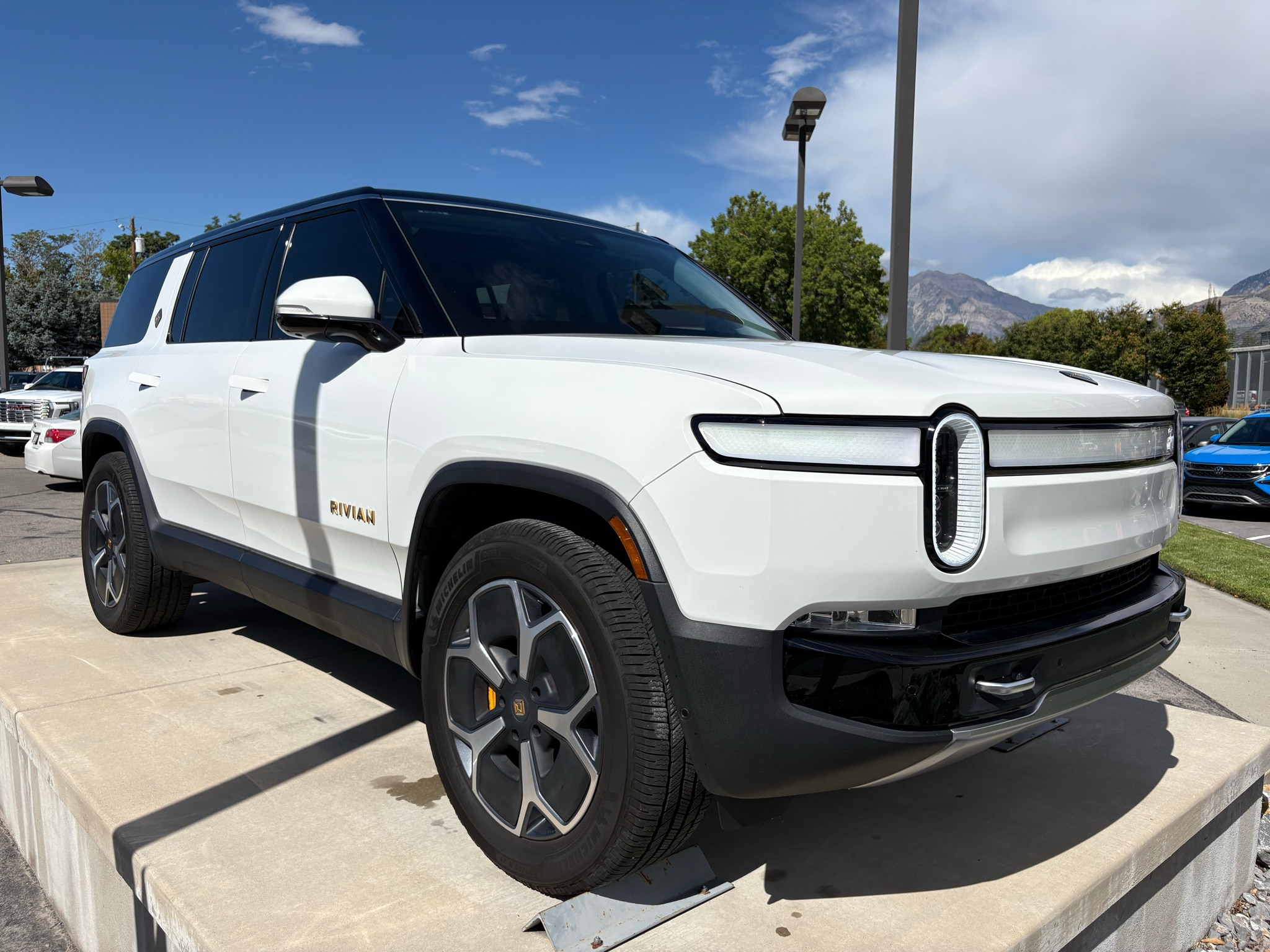 Used 2023 Rivian R1S Adventure with VIN 7PDSGABA3PN013850 for sale in Provo, UT