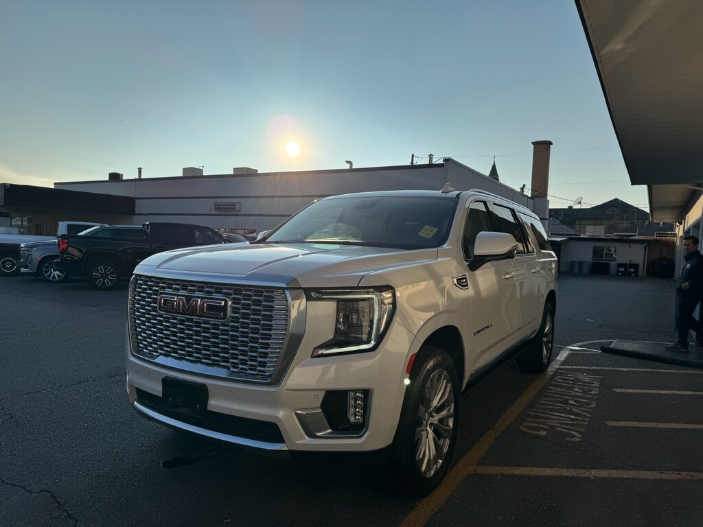 2023 Gmc Yukon XL Denali photo 3