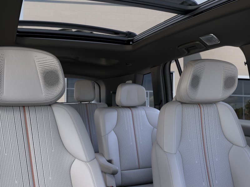2027 Cadillac VISTIQ Sport - Photo 24
