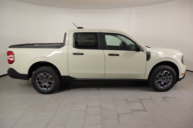 2025 Ford Maverick XLT photo 2