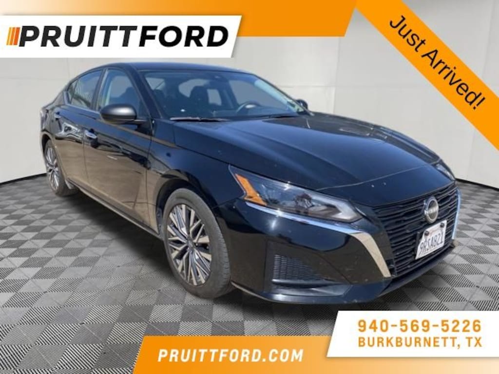 Used 2025 Nissan Altima 2.5 SV Sedan