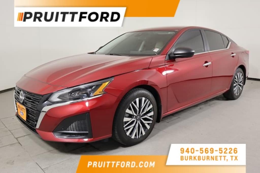 Used 2024 Nissan Altima 2.5 SV Sedan