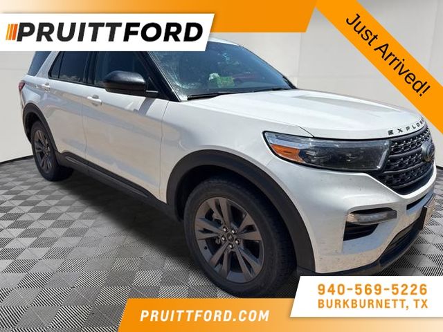 2022 Ford Explorer XLT 4WD's photo