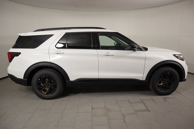 2026 Ford Explorer photo 2