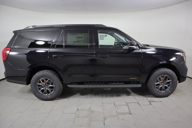 2025 Ford Expedition photo 4