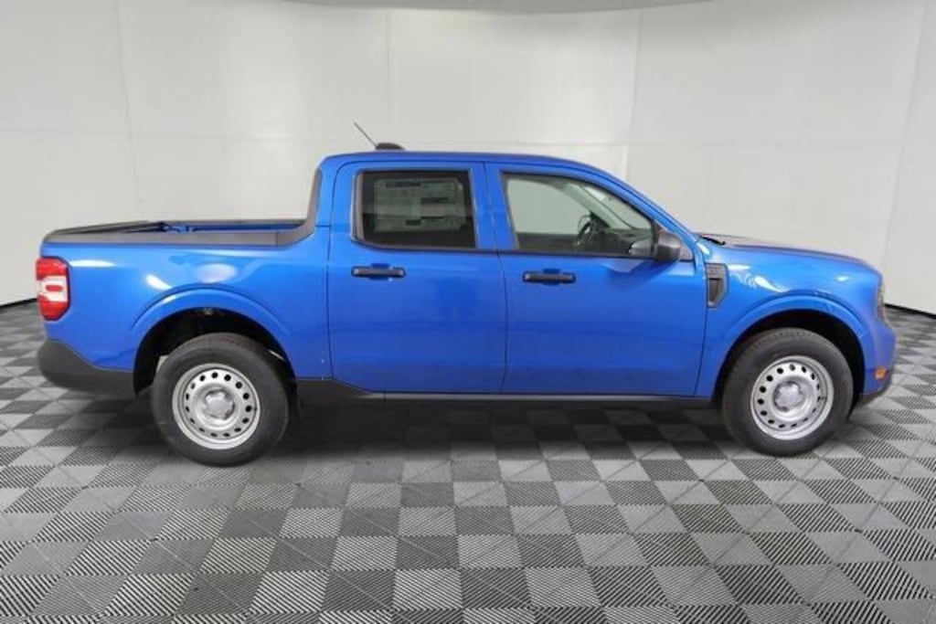 New 2025 Ford Maverick XL Truck SuperCrew