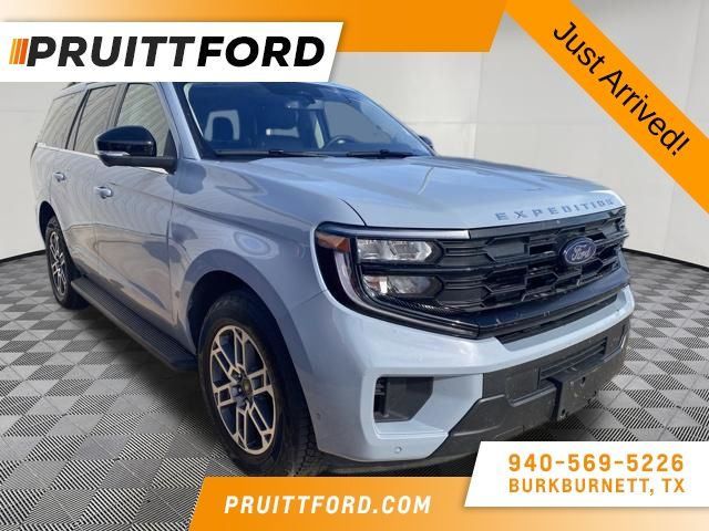 2025 Ford Expedition Active 4x4's photo