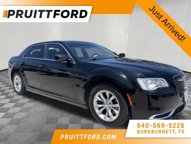 2019 Chrysler 300 Touring's photo