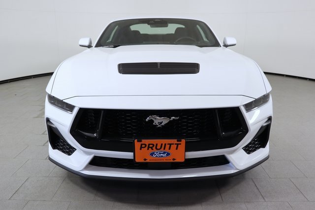2025 Ford Mustang GT photo 2