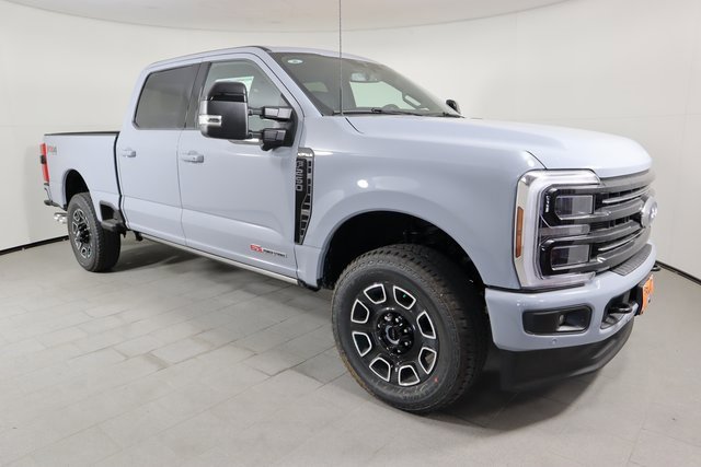 2025 Ford F-250 Platinum photo 3