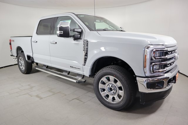 2025 Ford F-250 Lariat photo 2