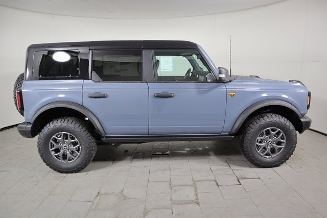 2025 Ford Bronco Badlands photo 4