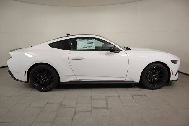 2025 Ford Mustang GT photo 3