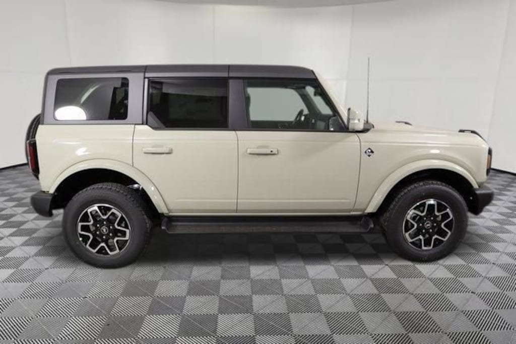 New 2025 Ford Bronco Outer Banks SUV