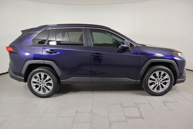 2020 Toyota RAV4 XLE Premium photo 2