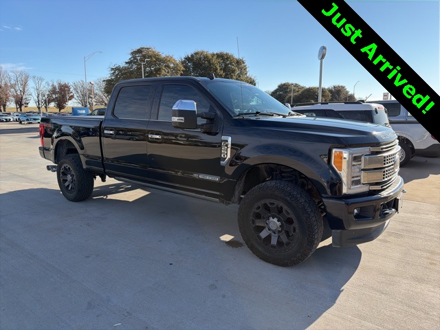 2019 Ford F-250 Super Duty Platinum's photo