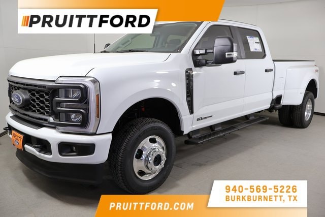 2026 Ford F-350 Super Duty XL's photo