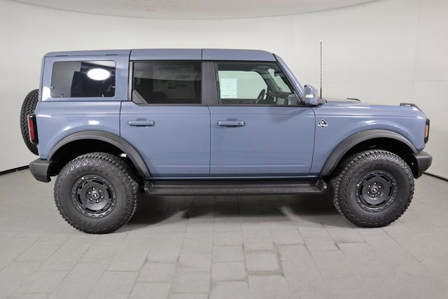 2025 Ford Bronco Outer Banks photo 4