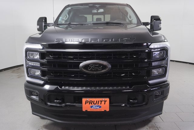 2024 Ford F-350 Lariat photo 2