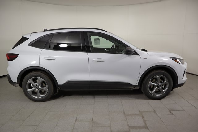 2025 Ford Escape ST-Line photo 3