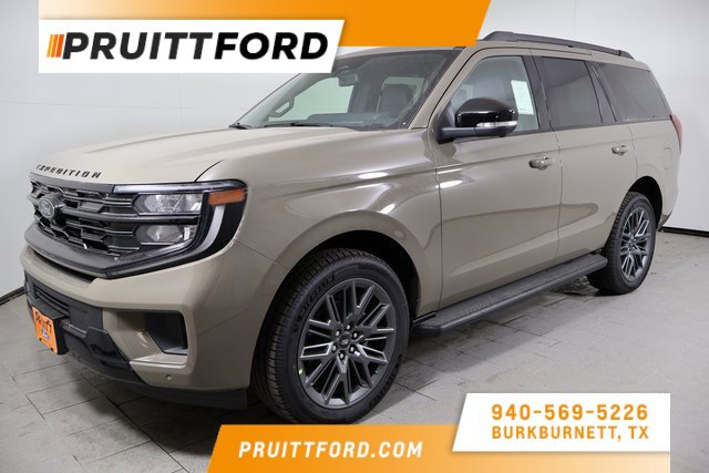 2026 Ford Expedition Platinum's photo