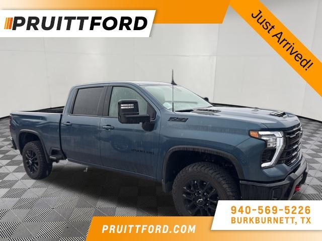 2025 Chevrolet Silverado HD LT 4WD Crew Cab Standard Box's photo