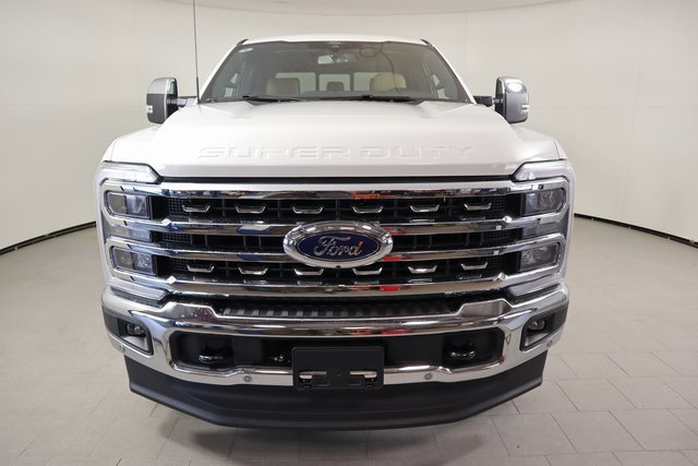 2025 Ford F-250 Lariat photo 2