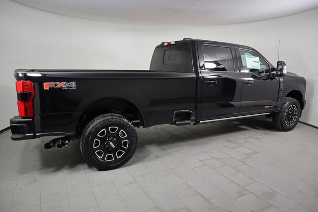 2025 Ford F-350 Platinum photo 4