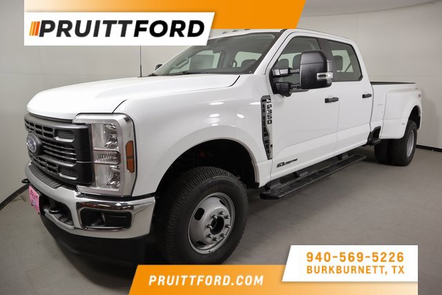 2026 Ford F-350 Super Duty XL's photo