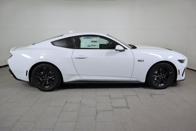 2025 Ford Mustang GT photo 4