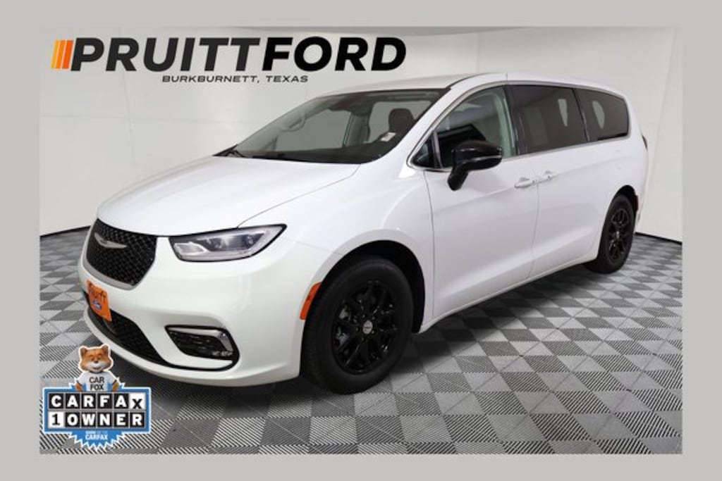 Used 2024 Chrysler Pacifica Touring L Minivan/Van
