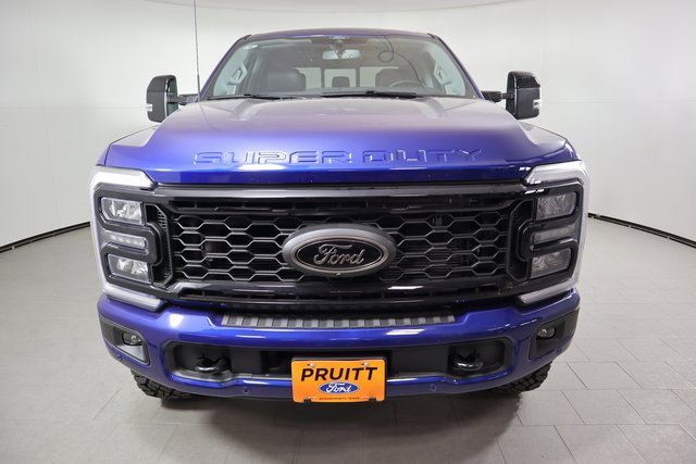 2026 Ford F-250 Lariat photo 2
