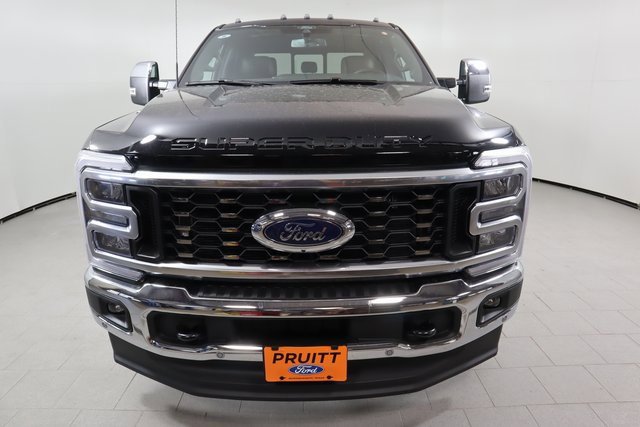 2025 Ford F-350 King Ranch photo 2