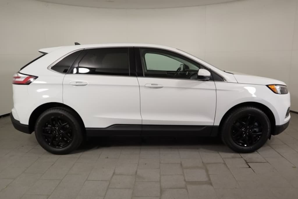 Used 2024 Ford Edge SEL SUV