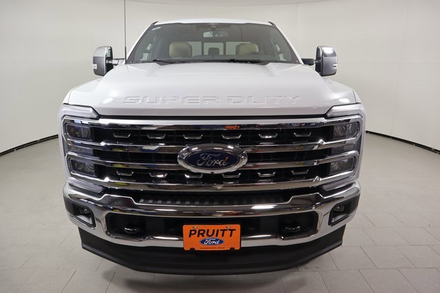 2025 Ford F-250 Lariat photo 2