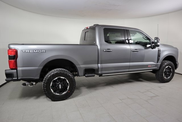 2026 Ford F-250 Lariat photo 4