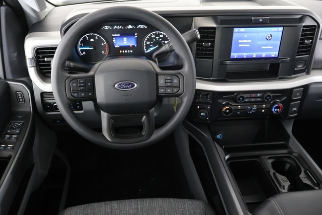 2026 Ford F-350 Super Duty XLT - Photo 13